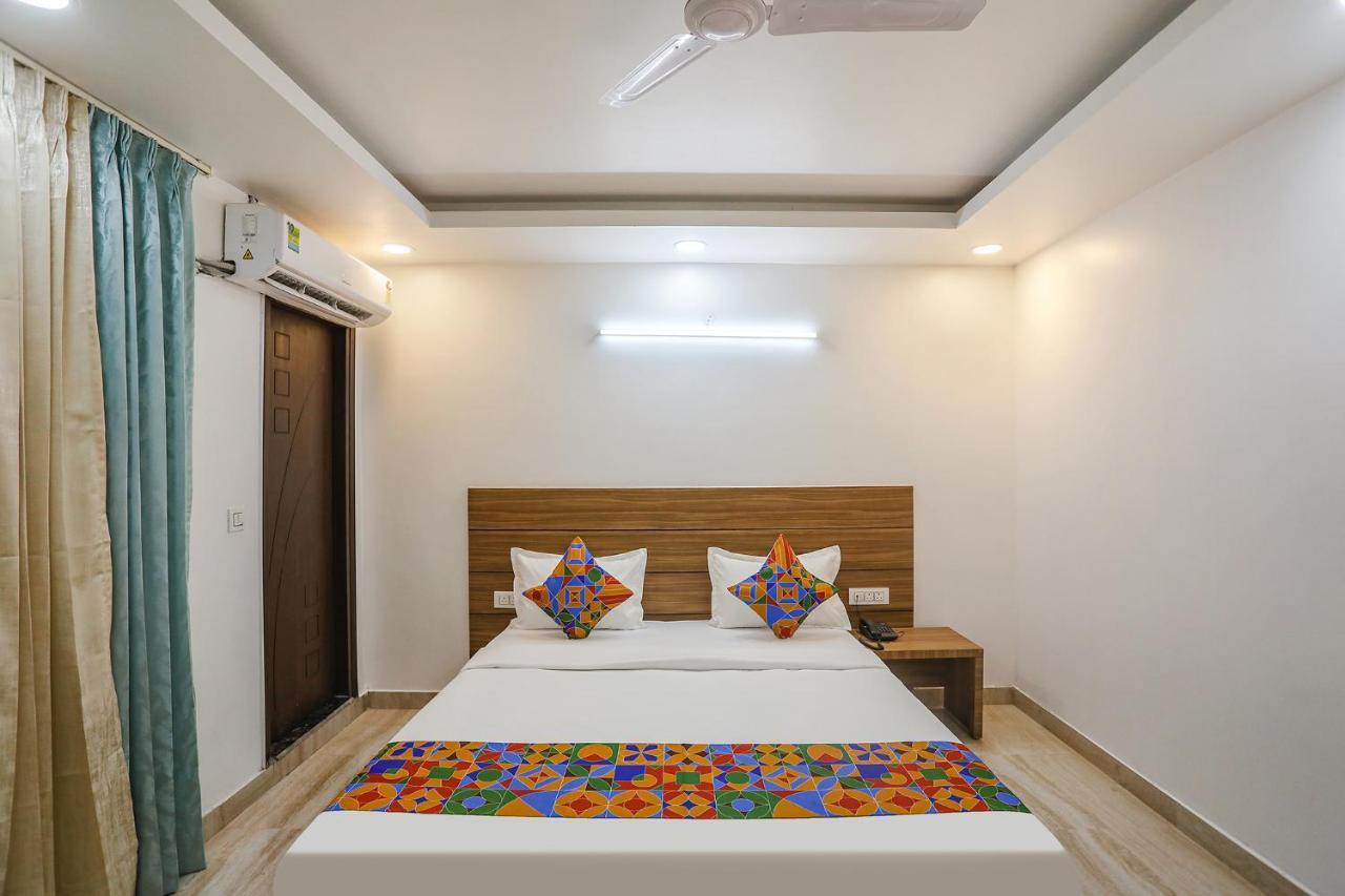 Fabhotel Unique Stay Нойда Экстерьер фото
