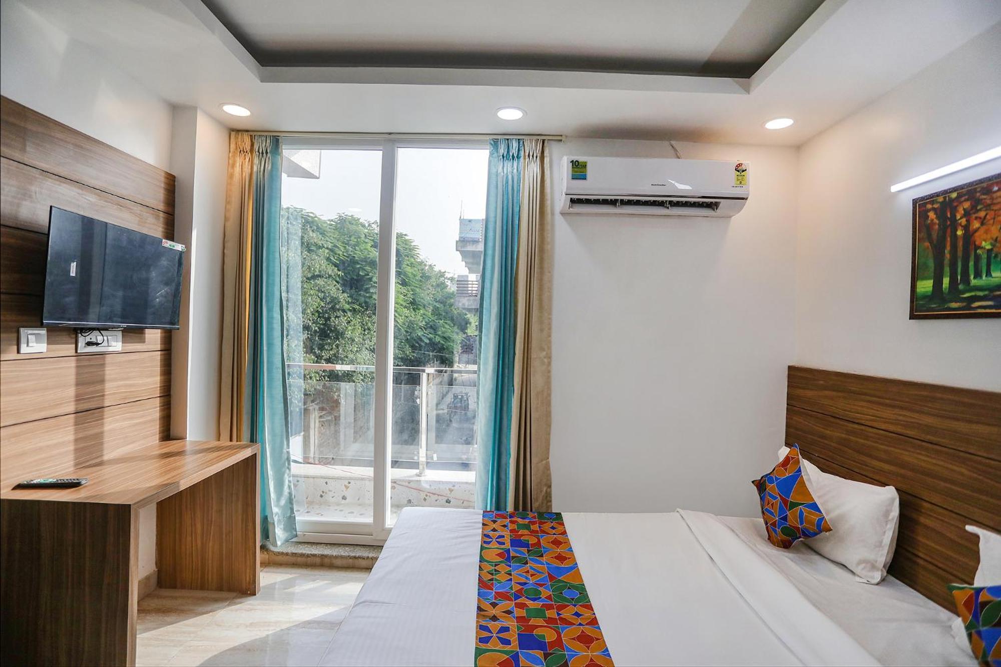 Fabhotel Unique Stay Нойда Экстерьер фото